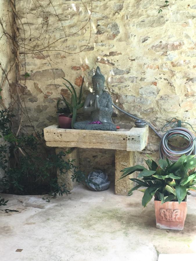 Lunel Bien-Etre Buitenkant foto